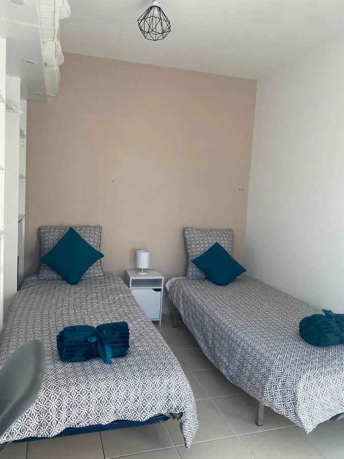 Apartment Proche Mer 3P+40M2 Terrasse Antibes